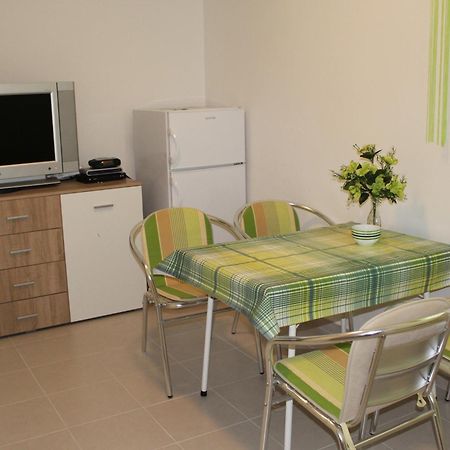 Apartment Mladen Biograd Na Moru Eksteriør bilde