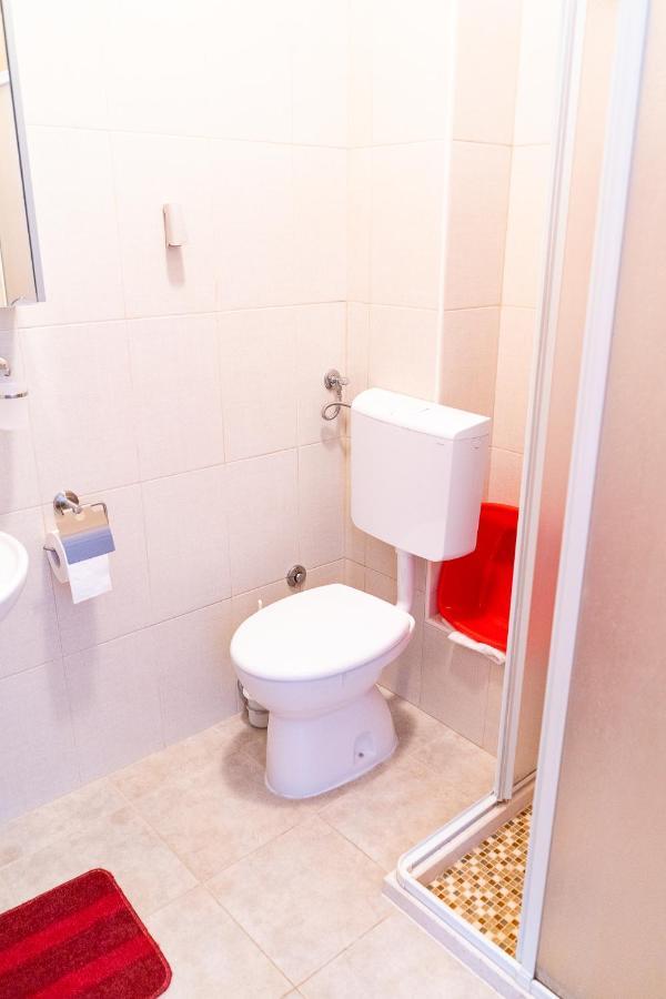 Apartment Mladen Biograd Na Moru Eksteriør bilde