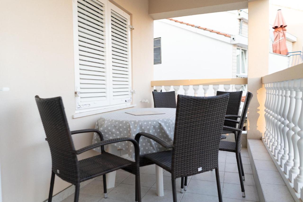 Apartment Mladen Biograd Na Moru Eksteriør bilde