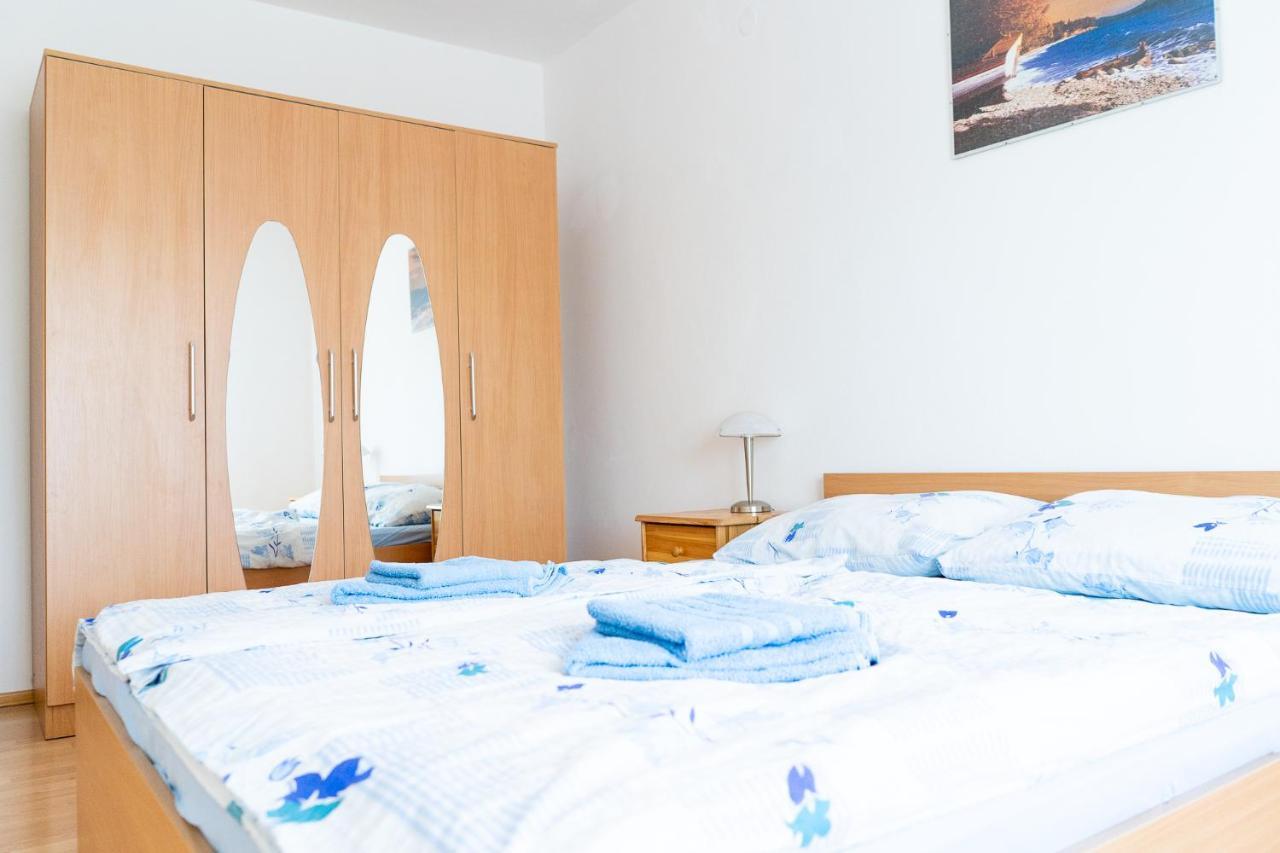 Apartment Mladen Biograd Na Moru Eksteriør bilde
