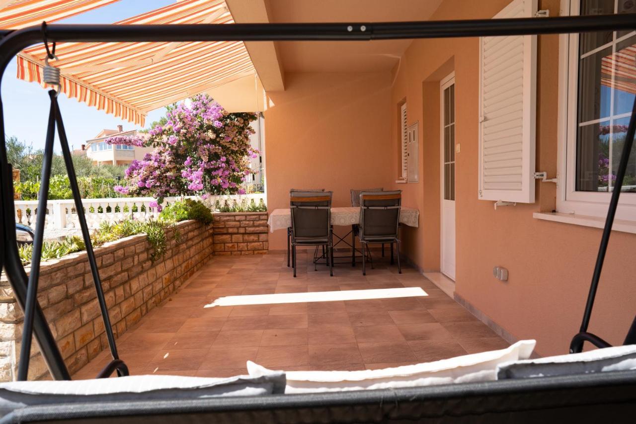 Apartment Mladen Biograd Na Moru Eksteriør bilde