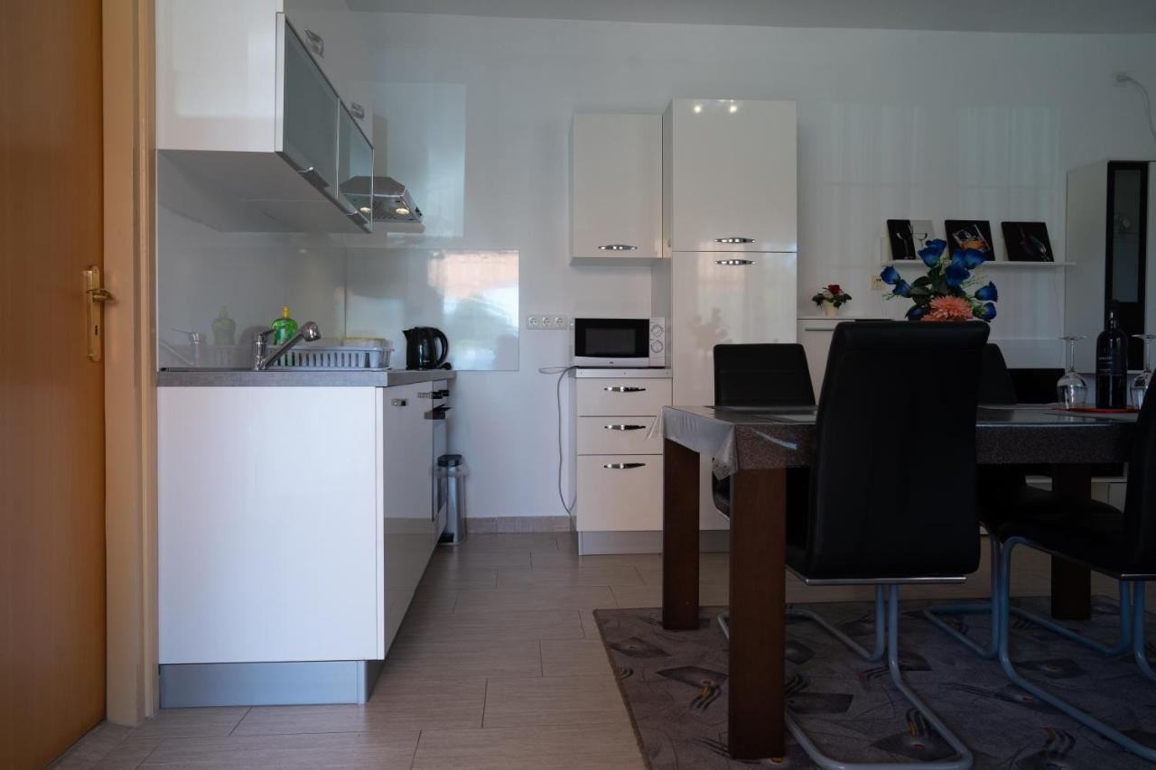 Apartment Mladen Biograd Na Moru Eksteriør bilde