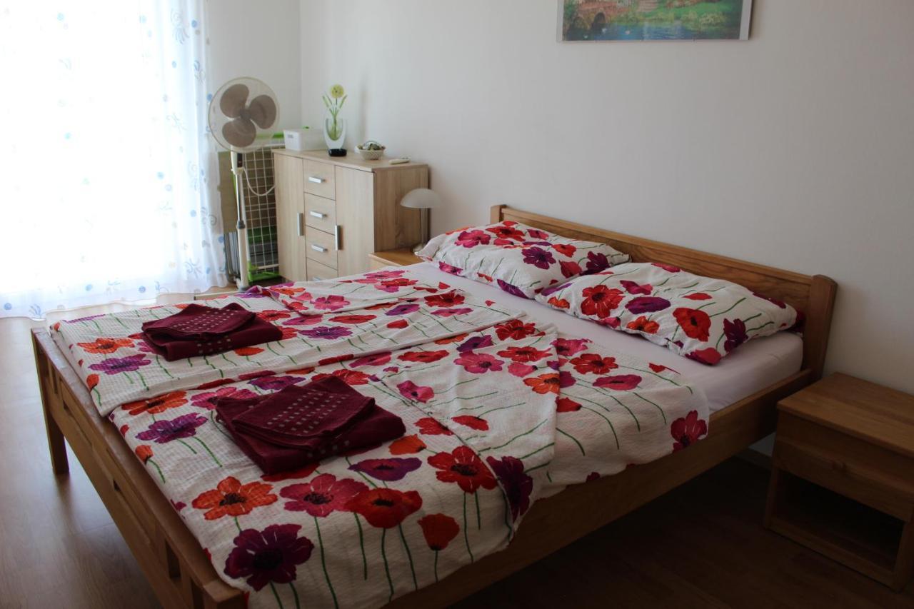 Apartment Mladen Biograd Na Moru Eksteriør bilde