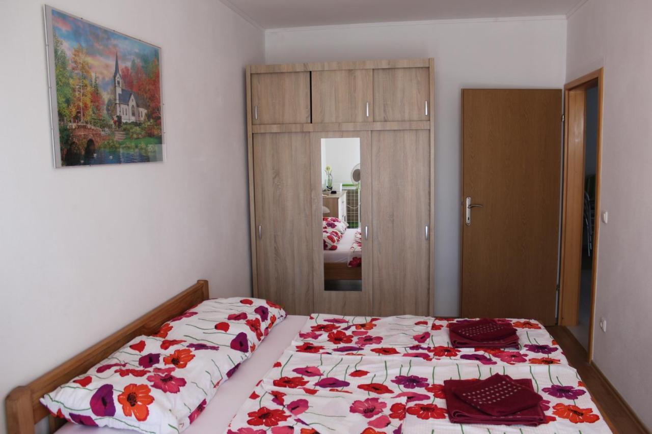 Apartment Mladen Biograd Na Moru Eksteriør bilde